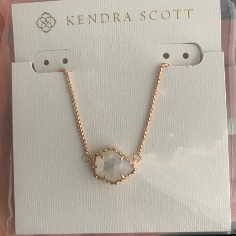 Kendra Scott Tess Pendant Necklace